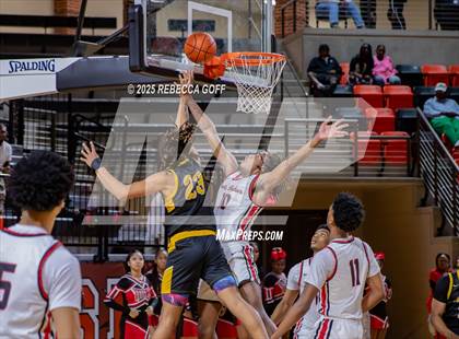 Thumbnail 3 in Fort Bend Marshall vs. Port Arthur Memorial (UIL 5A DII Regional Finals Playoff) photogallery.
