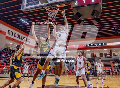 Thumbnail 1 in Fort Bend Marshall vs. Port Arthur Memorial (UIL 5A DII Regional Finals Playoff) photogallery.