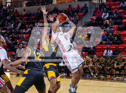 Thumbnail 2 in Fort Bend Marshall vs. Port Arthur Memorial (UIL 5A DII Regional Finals Playoff) photogallery.