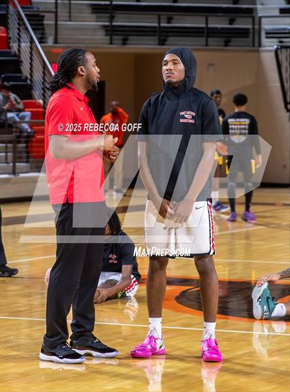 Thumbnail 2 in Fort Bend Marshall vs. Port Arthur Memorial (UIL 5A DII Regional Finals Playoff) photogallery.