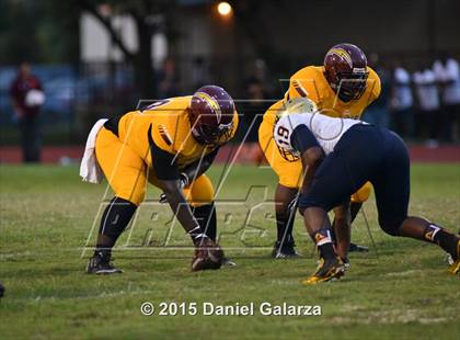 Thumbnail 3 in St. Thomas Aquinas vs. Hallandale photogallery.