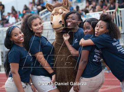 Thumbnail 3 in St. Thomas Aquinas vs. Hallandale photogallery.