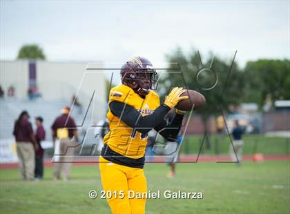 Thumbnail 3 in St. Thomas Aquinas vs. Hallandale photogallery.