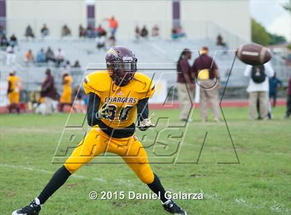 Thumbnail 1 in St. Thomas Aquinas vs. Hallandale photogallery.