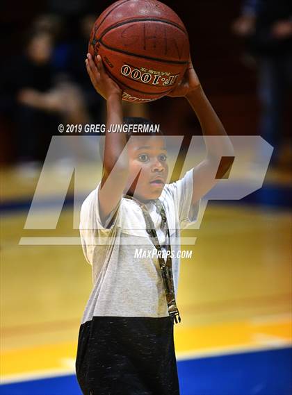 Thumbnail 2 in Monterey @ University (CIF NorCal D3 Regional Final) photogallery.