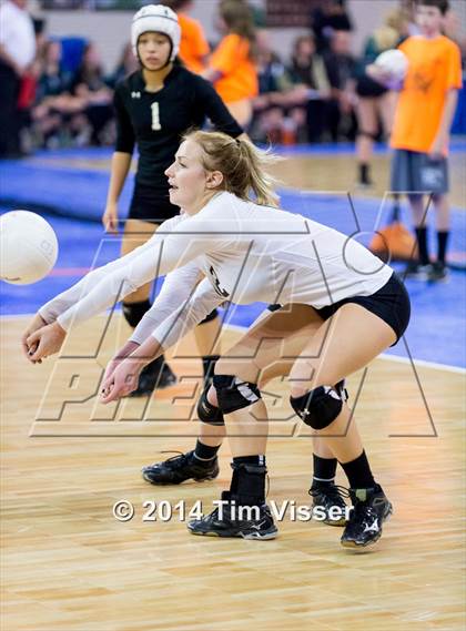 Thumbnail 2 in Eaton vs. Valley (CHSAA State 3A Final) photogallery.