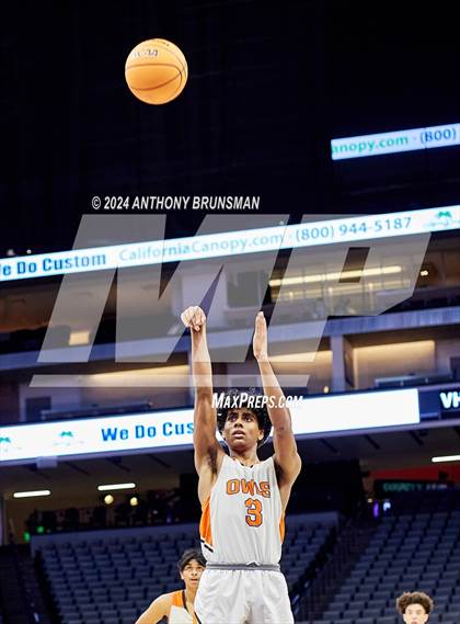 Thumbnail 2 in Verdugo Hills vs Athenian (CIF State D5 Final) photogallery.