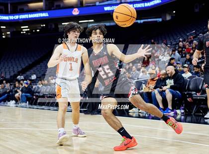 Thumbnail 3 in Verdugo Hills vs Athenian (CIF State D5 Final) photogallery.