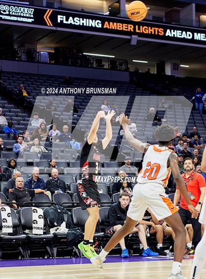 Thumbnail 3 in Verdugo Hills vs Athenian (CIF State D5 Final) photogallery.