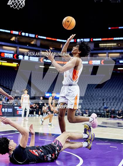 Thumbnail 2 in Verdugo Hills vs Athenian (CIF State D5 Final) photogallery.