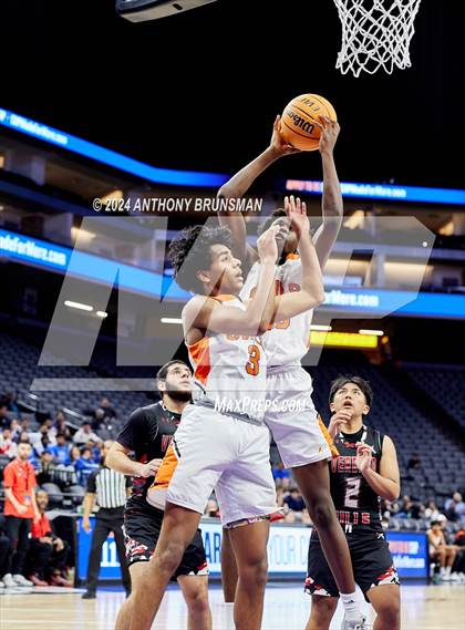 Thumbnail 3 in Verdugo Hills vs Athenian (CIF State D5 Final) photogallery.