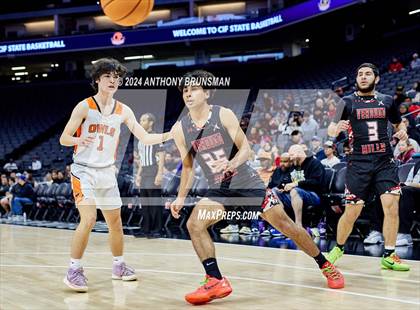 Thumbnail 2 in Verdugo Hills vs Athenian (CIF State D5 Final) photogallery.