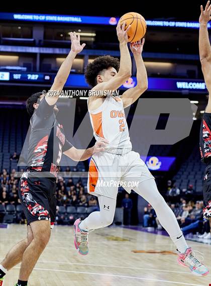 Thumbnail 3 in Verdugo Hills vs Athenian (CIF State D5 Final) photogallery.