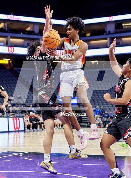 Thumbnail 1 in Verdugo Hills vs Athenian (CIF State D5 Final) photogallery.