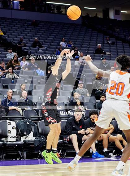 Thumbnail 2 in Verdugo Hills vs Athenian (CIF State D5 Final) photogallery.