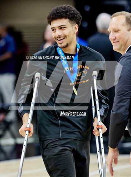 Thumbnail 2 in Verdugo Hills vs Athenian (CIF State D5 Final) photogallery.