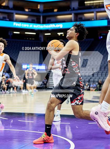 Thumbnail 3 in Verdugo Hills vs Athenian (CIF State D5 Final) photogallery.