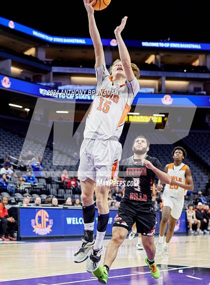 Thumbnail 3 in Verdugo Hills vs Athenian (CIF State D5 Final) photogallery.