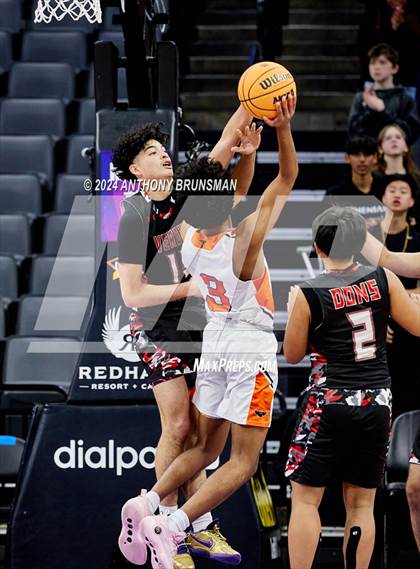 Thumbnail 3 in Verdugo Hills vs Athenian (CIF State D5 Final) photogallery.