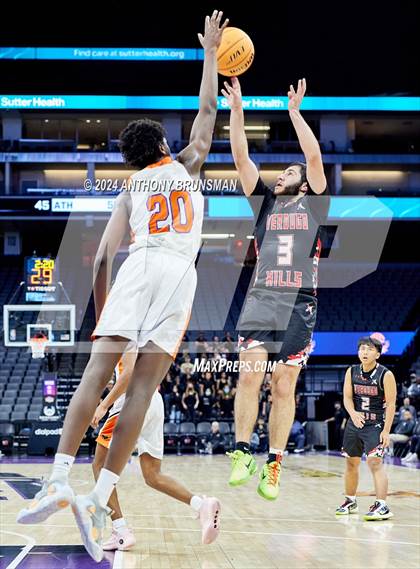 Thumbnail 3 in Verdugo Hills vs Athenian (CIF State D5 Final) photogallery.