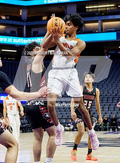 Thumbnail 3 in Verdugo Hills vs Athenian (CIF State D5 Final) photogallery.