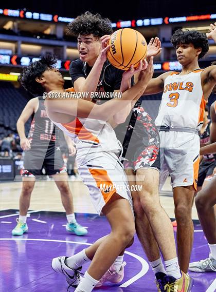Thumbnail 2 in Verdugo Hills vs Athenian (CIF State D5 Final) photogallery.