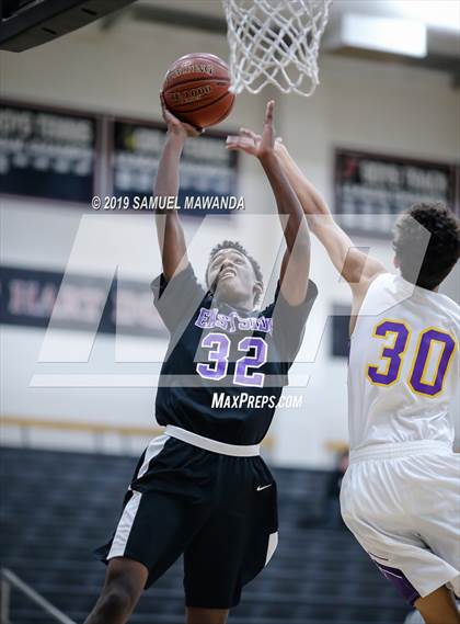 Thumbnail 2 in Righetti vs  Eastside (Hart Holiday Classic) photogallery.