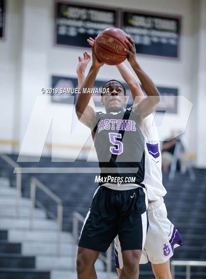 Thumbnail 2 in Righetti vs  Eastside (Hart Holiday Classic) photogallery.