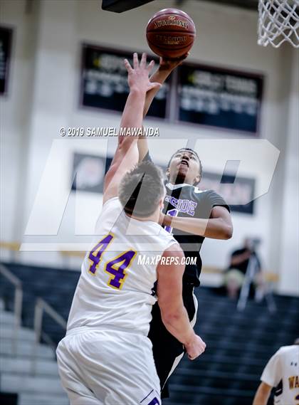 Thumbnail 1 in Righetti vs  Eastside (Hart Holiday Classic) photogallery.