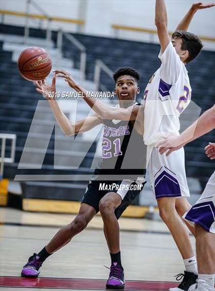 Thumbnail 1 in Righetti vs  Eastside (Hart Holiday Classic) photogallery.