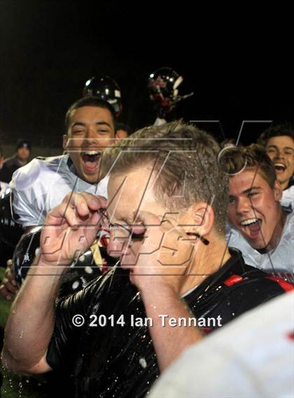 Thumbnail 2 in Palos Verdes vs. Ventura (CIF SS Western Final) photogallery.