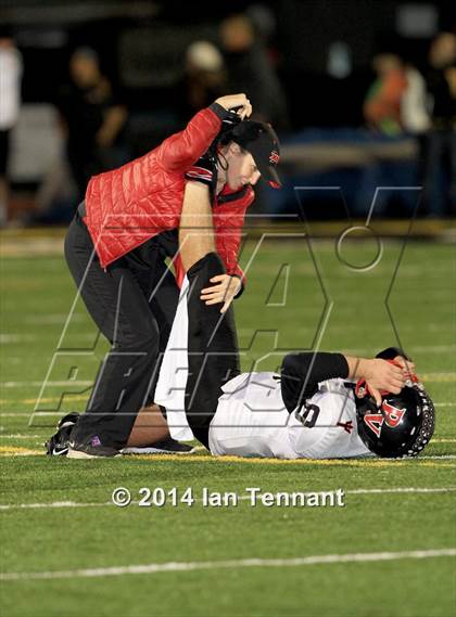Thumbnail 3 in Palos Verdes vs. Ventura (CIF SS Western Final) photogallery.