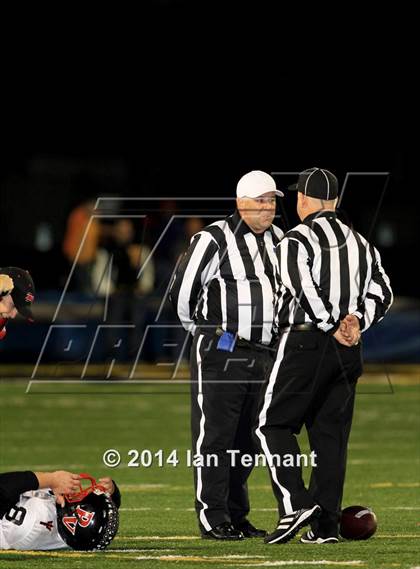 Thumbnail 1 in Palos Verdes vs. Ventura (CIF SS Western Final) photogallery.