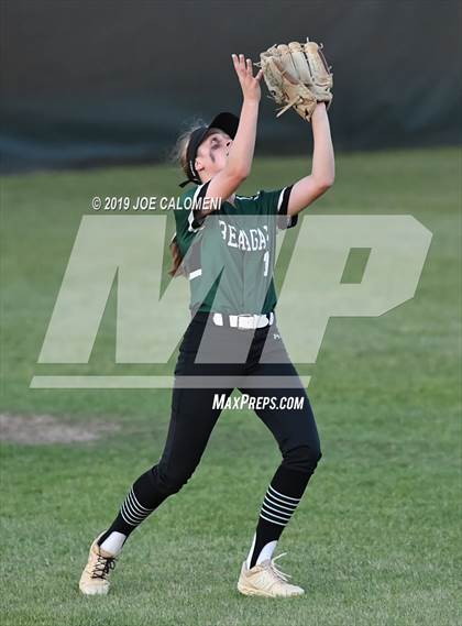 Thumbnail 3 in Reagan [Ronald] vs Warren (UIL 6A Bi District) photogallery.