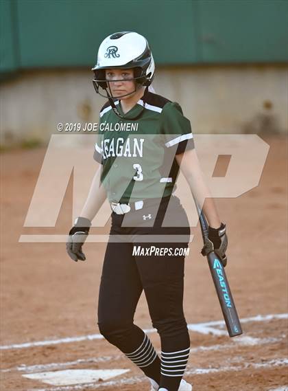 Thumbnail 1 in Reagan [Ronald] vs Warren (UIL 6A Bi District) photogallery.