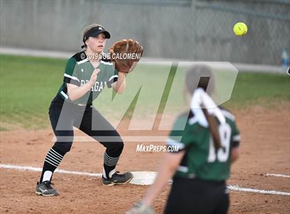Thumbnail 3 in Reagan [Ronald] vs Warren (UIL 6A Bi District) photogallery.