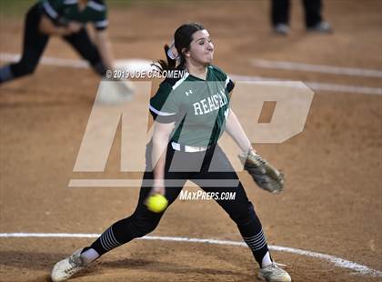 Thumbnail 2 in Reagan [Ronald] vs Warren (UIL 6A Bi District) photogallery.