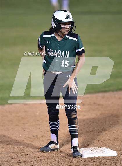 Thumbnail 1 in Reagan [Ronald] vs Warren (UIL 6A Bi District) photogallery.