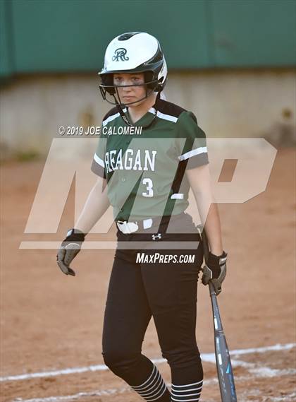 Thumbnail 2 in Reagan [Ronald] vs Warren (UIL 6A Bi District) photogallery.