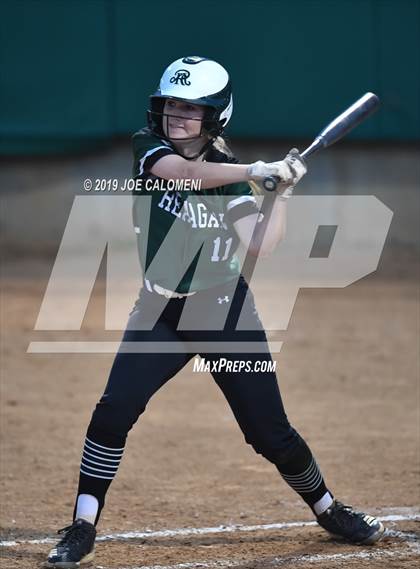 Thumbnail 3 in Reagan [Ronald] vs Warren (UIL 6A Bi District) photogallery.