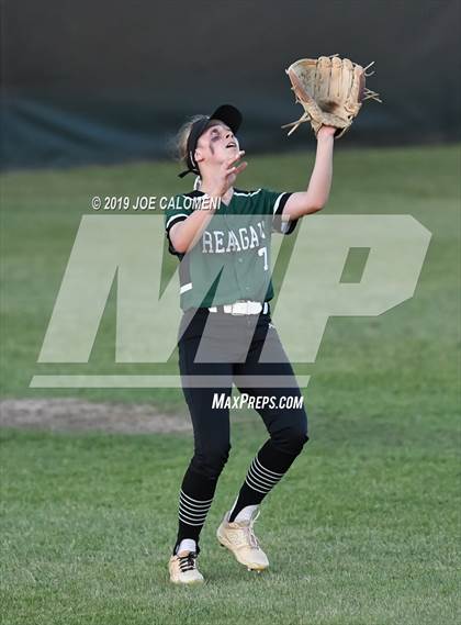 Thumbnail 2 in Reagan [Ronald] vs Warren (UIL 6A Bi District) photogallery.