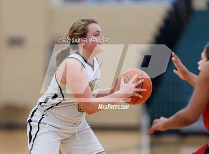 Thumbnail 2 in Lincoln Southeast vs Lincoln High photogallery.