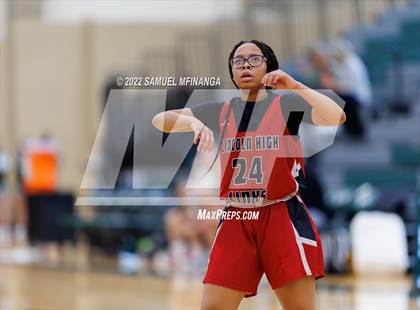 Thumbnail 2 in Lincoln Southeast vs Lincoln High photogallery.