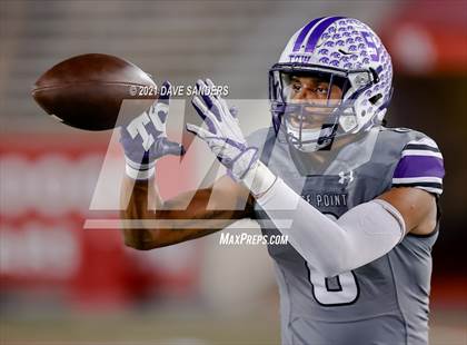 Thumbnail 3 in Atascocita vs. Ridge Point (UIL 6A D1 Regional Playoff) photogallery.