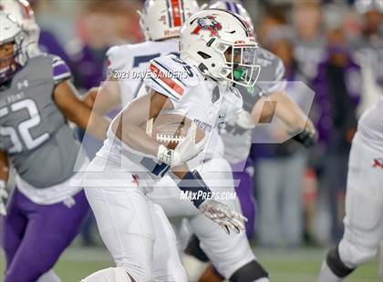 Thumbnail 3 in Atascocita vs. Ridge Point (UIL 6A D1 Regional Playoff) photogallery.