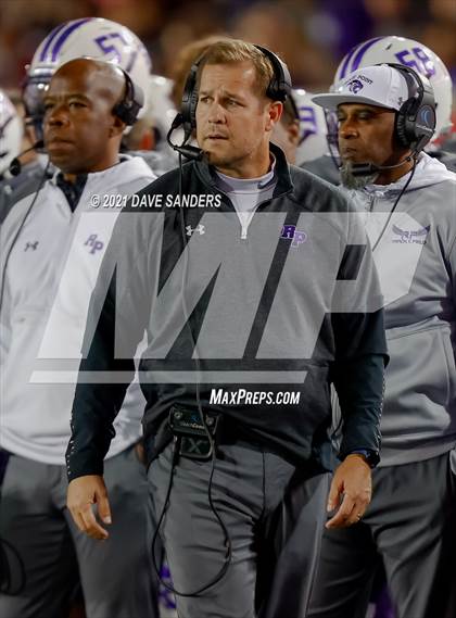 Thumbnail 2 in Atascocita vs. Ridge Point (UIL 6A D1 Regional Playoff) photogallery.