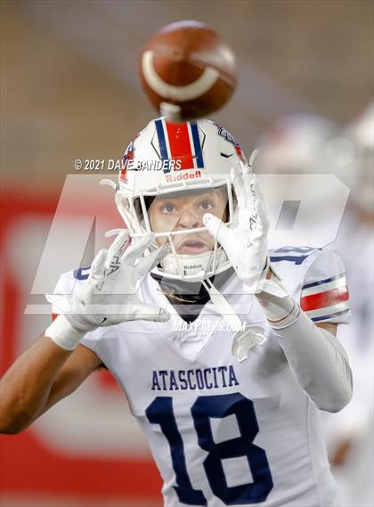 Thumbnail 2 in Atascocita vs. Ridge Point (UIL 6A D1 Regional Playoff) photogallery.