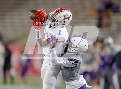 Thumbnail 1 in Atascocita vs. Ridge Point (UIL 6A D1 Regional Playoff) photogallery.