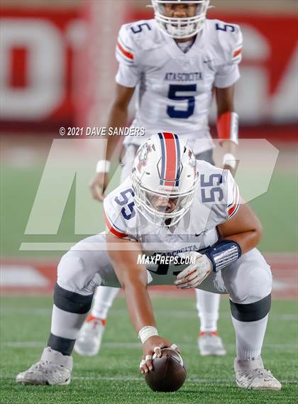 Thumbnail 2 in Atascocita vs. Ridge Point (UIL 6A D1 Regional Playoff) photogallery.