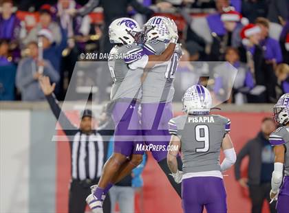 Thumbnail 2 in Atascocita vs. Ridge Point (UIL 6A D1 Regional Playoff) photogallery.